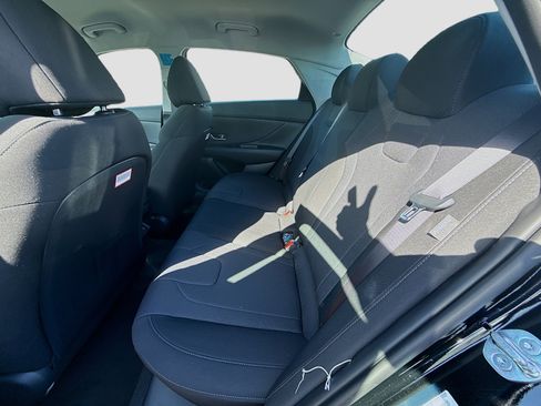 New 2026 Hyundai Elantra SE FWD image 17