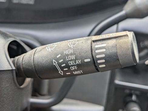 Used 1994 Buick Skylark Custom FWD image 10