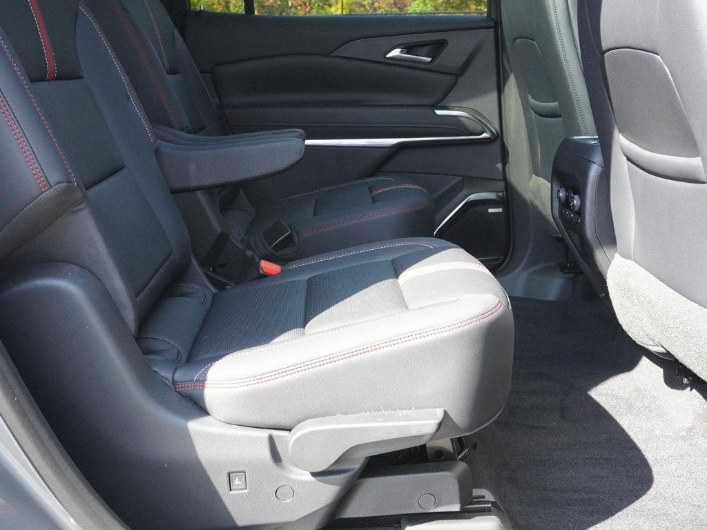 Used 2026 Chevrolet Traverse RS AWD/4WD image 39