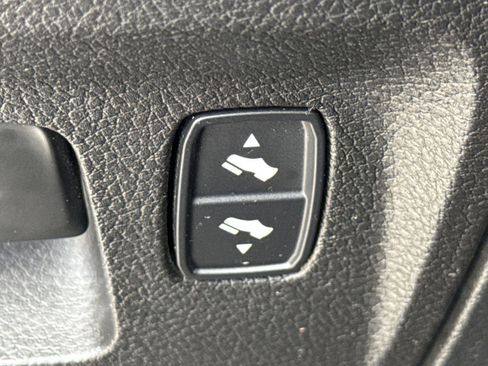 Used 2022 RAM 1500 Big Horn AWD/4WD image 18