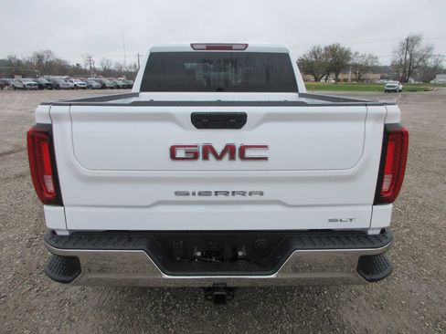 New 2026 GMC Sierra 1500 SLT image 5