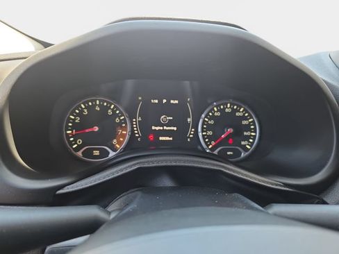 Used 2016 Jeep Renegade Latitude w/ Popular Equipment Group AWD/4WD image 21