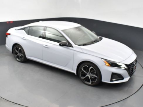 New 2025 Nissan Altima 2.5 SR image 44