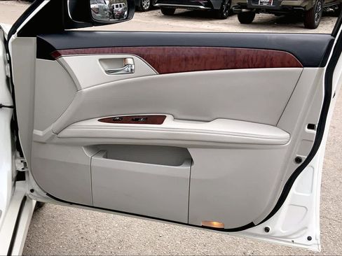 Used 2012 Toyota Avalon image 21