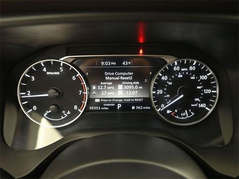 Used 2023 Nissan Rogue SV image 32