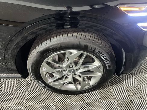 Used 2025 Genesis GV70 2.5T image 26