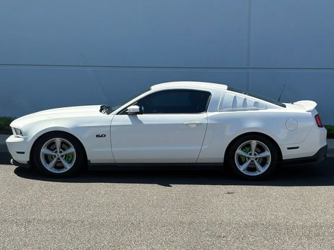 Used 2011 Ford Mustang GT Premium w/ Electronics Pkg RWD image 3