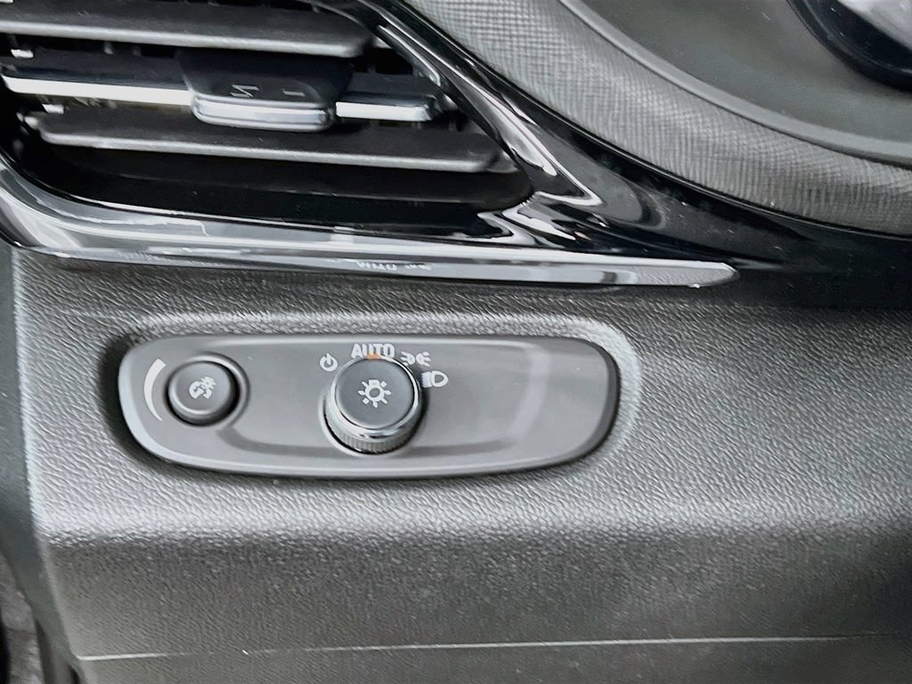 New 2026 Buick Envista Sport Touring FWD image 9