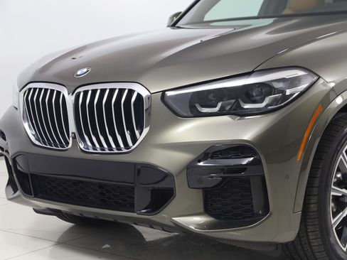 Used 2022 BMW X5 xDrive40i w/ M Sport Package AWD/4WD image 53