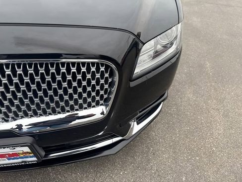 Used 2018 Lincoln Continental Premiere image 38
