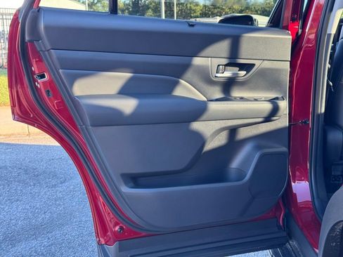 Used 2025 Toyota Grand Highlander FWD image 25