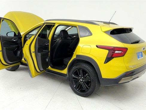 Used 2024 Chevrolet Trax ACTIV w/ Driver Confidence Package image 11