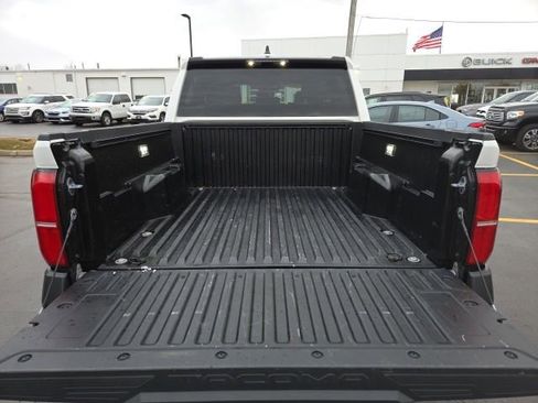 Used 2024 Toyota Tacoma SR w/ SR Upgrade Package AWD/4WD image 25