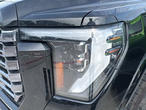 Used 2025 GMC Sierra 2500 Denali Ultimate w/ Max Trailering Package AWD/4WD image 6