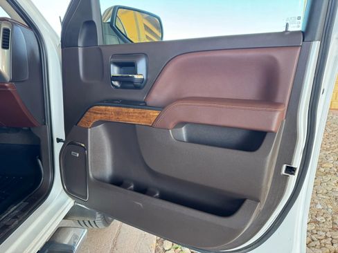 Used 2015 Chevrolet Silverado 2500 High Country w/ Duramax Plus Package image 26