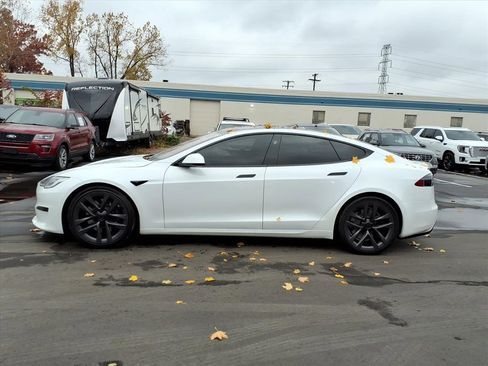 Used 2021 Tesla Model S Plaid image 2