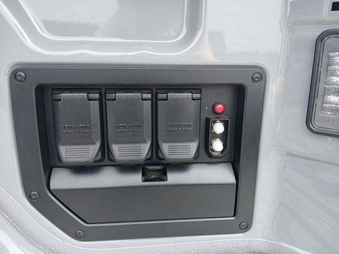 New 2025 Chevrolet Silverado EV LT image 6