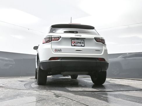 Used 2024 Jeep Compass Latitude image 54