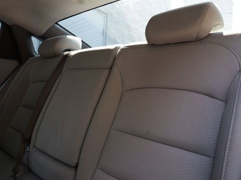 Used 2016 Chevrolet Malibu Hybrid w/ Driver Confidence Package image 19