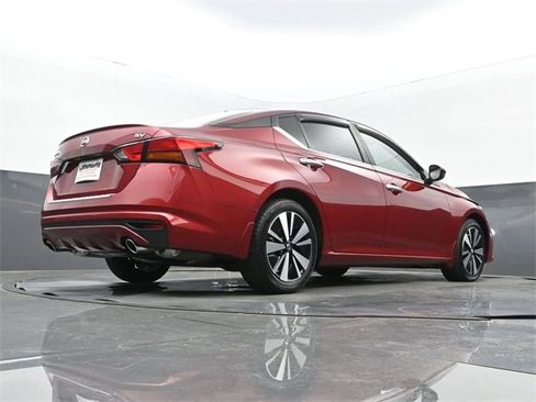Used 2022 Nissan Altima 2.5 SV w/ SV Premium Package image 28