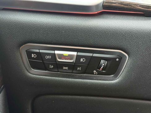 Used 2019 BMW X5 xDrive40i w/ M Sport Package image 23