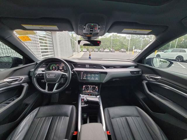 Used 2024 Audi Q8 e-tron Premium Plus w/ Premium Plus Package AWD/4WD image 17