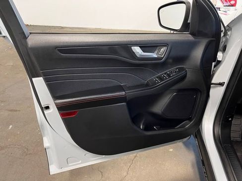 Used 2025 Ford Escape ST-Line Select AWD/4WD image 24
