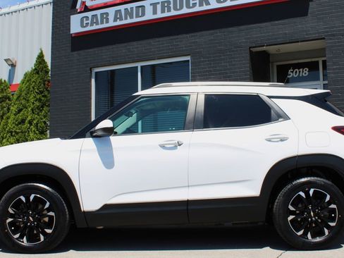 Used 2021 Chevrolet TrailBlazer LT FWD image 4