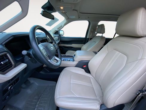Used 2023 Ford Expedition Max Limited image 23
