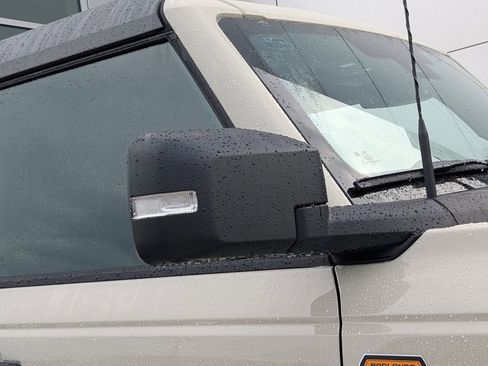 New 2025 Ford Bronco Badlands image 11