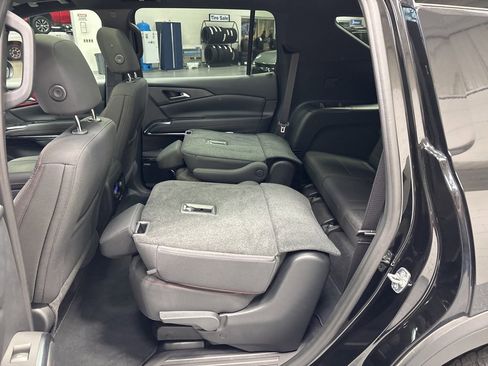 Used 2024 Chevrolet Traverse Z71 w/ Enhanced Driving Package image 38