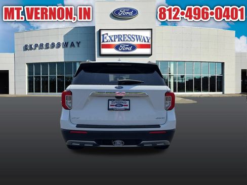 Used 2021 Ford Explorer XLT w/ Equipment Group 202A AWD/4WD image 8