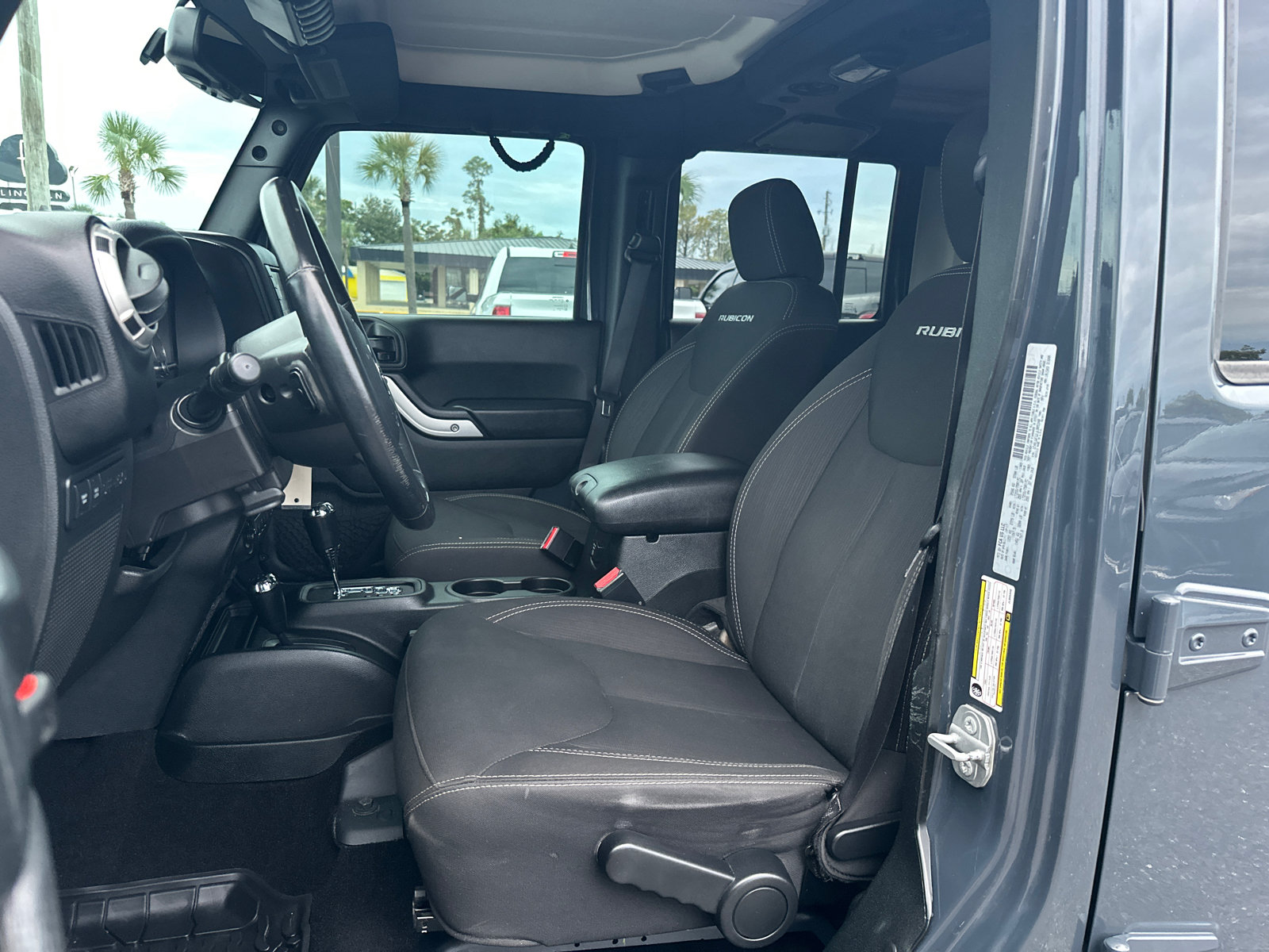 Used 2018 Jeep Wrangler Unlimited Rubicon w/ Cold Weather Group AWD/4WD image 11