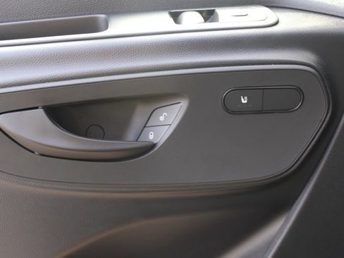 Used 2024 Mercedes-Benz Sprinter 2500 image 20