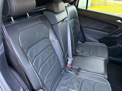 Used 2022 Volkswagen Tiguan SEL R-Line AWD/4WD image 14