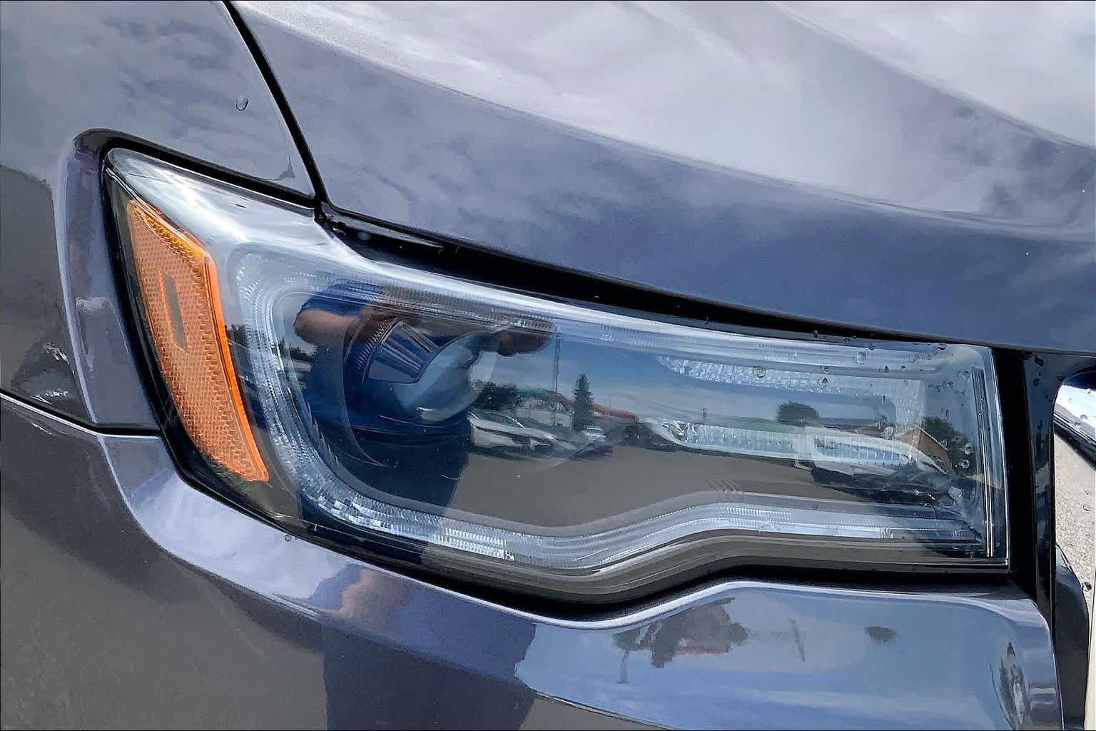 Used 2021 Jeep Grand Cherokee Limited w/ Premium Lighting Group AWD/4WD image 27