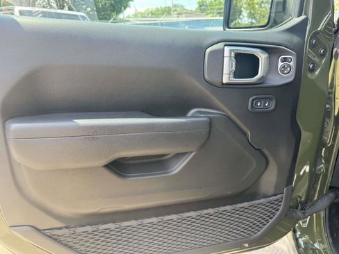 Used 2023 Jeep Wrangler Unlimited Sport w/ Sun And Sound Package AWD/4WD image 16
