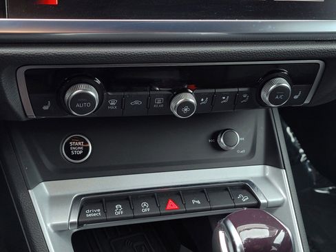 Used 2024 Audi Q3 2.0T Premium image 20