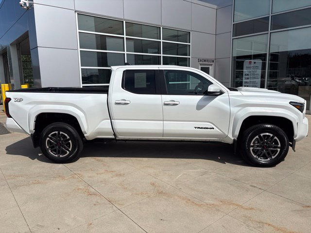 Used 2025 Toyota Tacoma TRD Sport AWD/4WD image 10