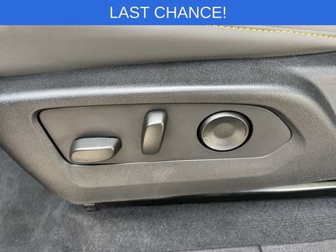 Used 2024 Chevrolet Colorado ZR2 w/ Technology Package AWD/4WD image 26