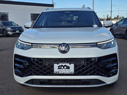 New 2026 Volkswagen Tiguan SEL R-Line image 9