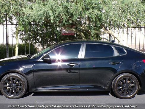 Used 2018 Kia Optima LX w/ 17" Alloy Wheels Package FWD image 8