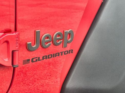 Used 2023 Jeep Gladiator Mojave w/ LED Lighting Group AWD/4WD image 30