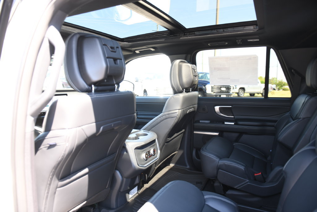 New 2027 Ford Expedition Max Platinum w/ Stealth Appearance Package RWD image 15