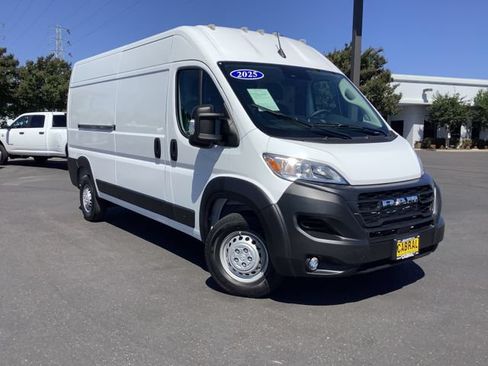 Used 2025 RAM ProMaster 2500 w/ Convenience Group FWD image 2