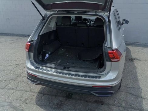 Used 2023 Volkswagen Tiguan SE w/ Panoramic Sunroof Package AWD/4WD image 14