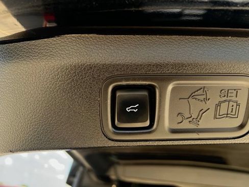 Used 2018 Ford Expedition Platinum RWD image 20