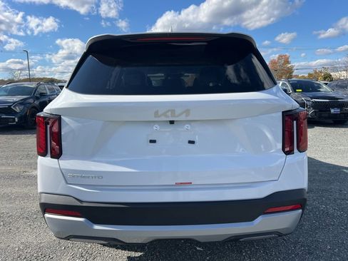 New 2026 Kia Sorento LX FWD image 3