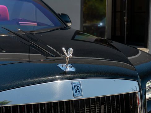 Used 2019 Rolls-Royce Dawn RWD image 35
