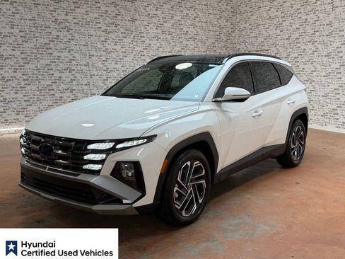 Certified 2025 Hyundai Tucson Limited FWD image 3